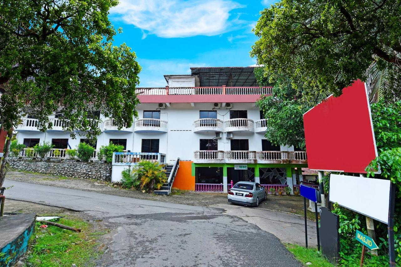 Oyo 90565 Teresek View Motel Куала Тахан Екстериор снимка
