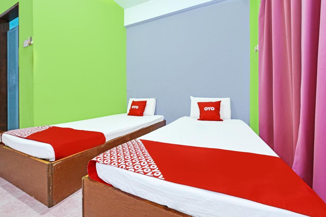 Oyo 90565 Teresek View Motel Куала Тахан Екстериор снимка