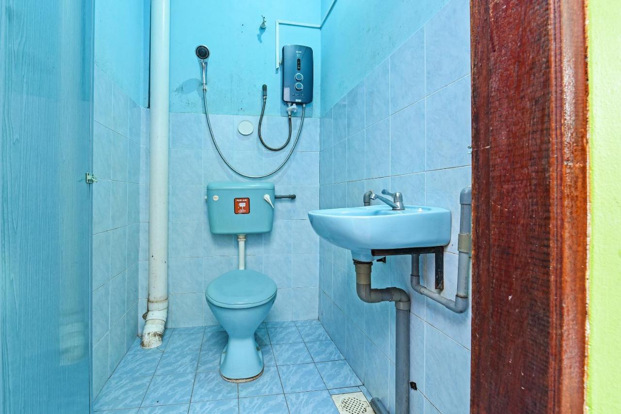 Oyo 90565 Teresek View Motel Куала Тахан Екстериор снимка