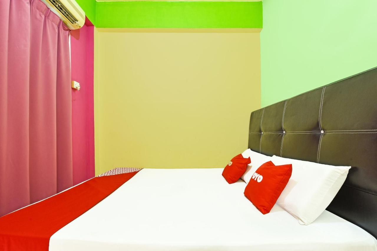 Oyo 90565 Teresek View Motel Куала Тахан Екстериор снимка