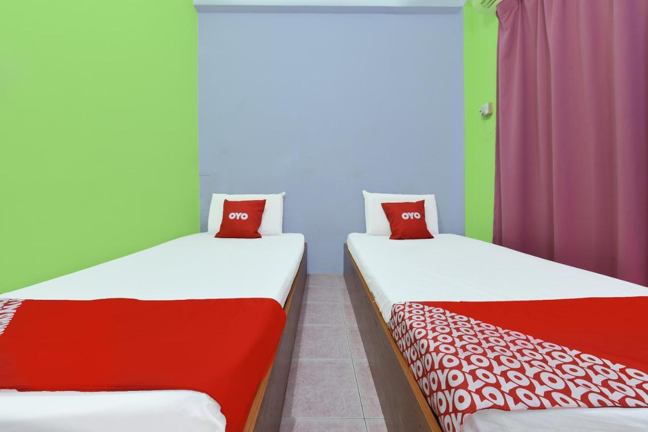 Oyo 90565 Teresek View Motel Куала Тахан Екстериор снимка